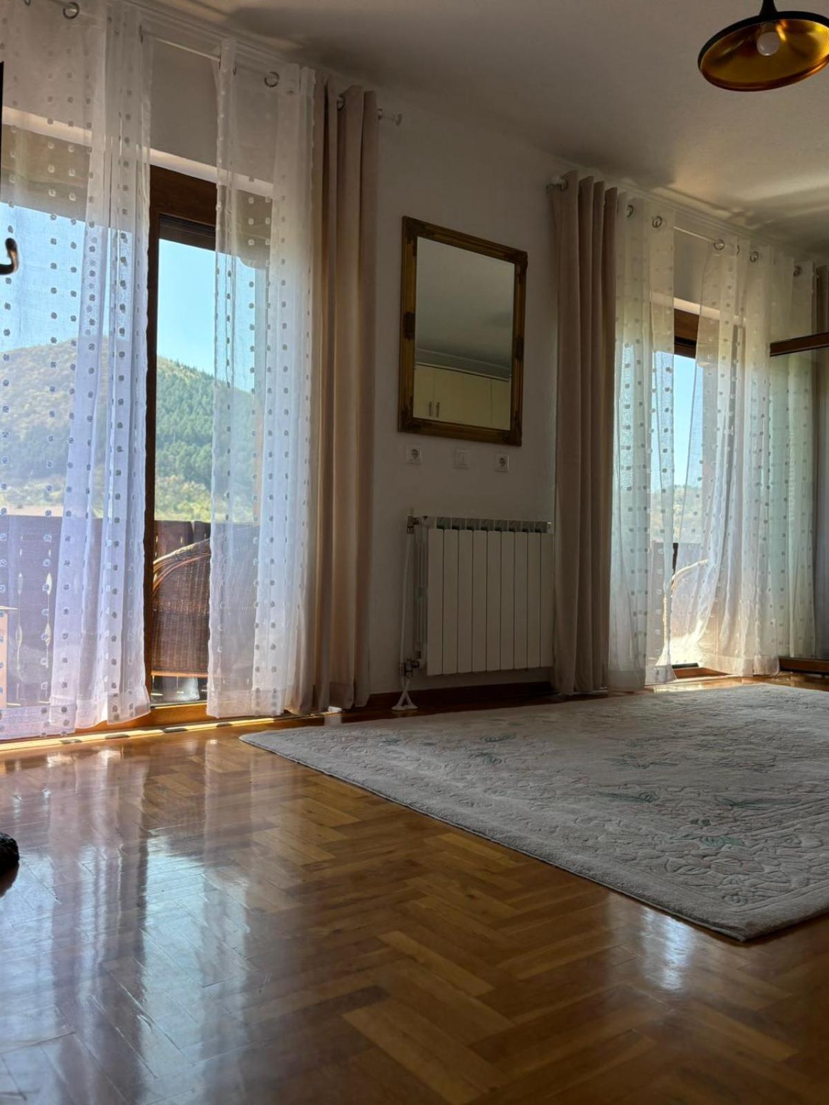 The View Apartment Visoko Luaran gambar