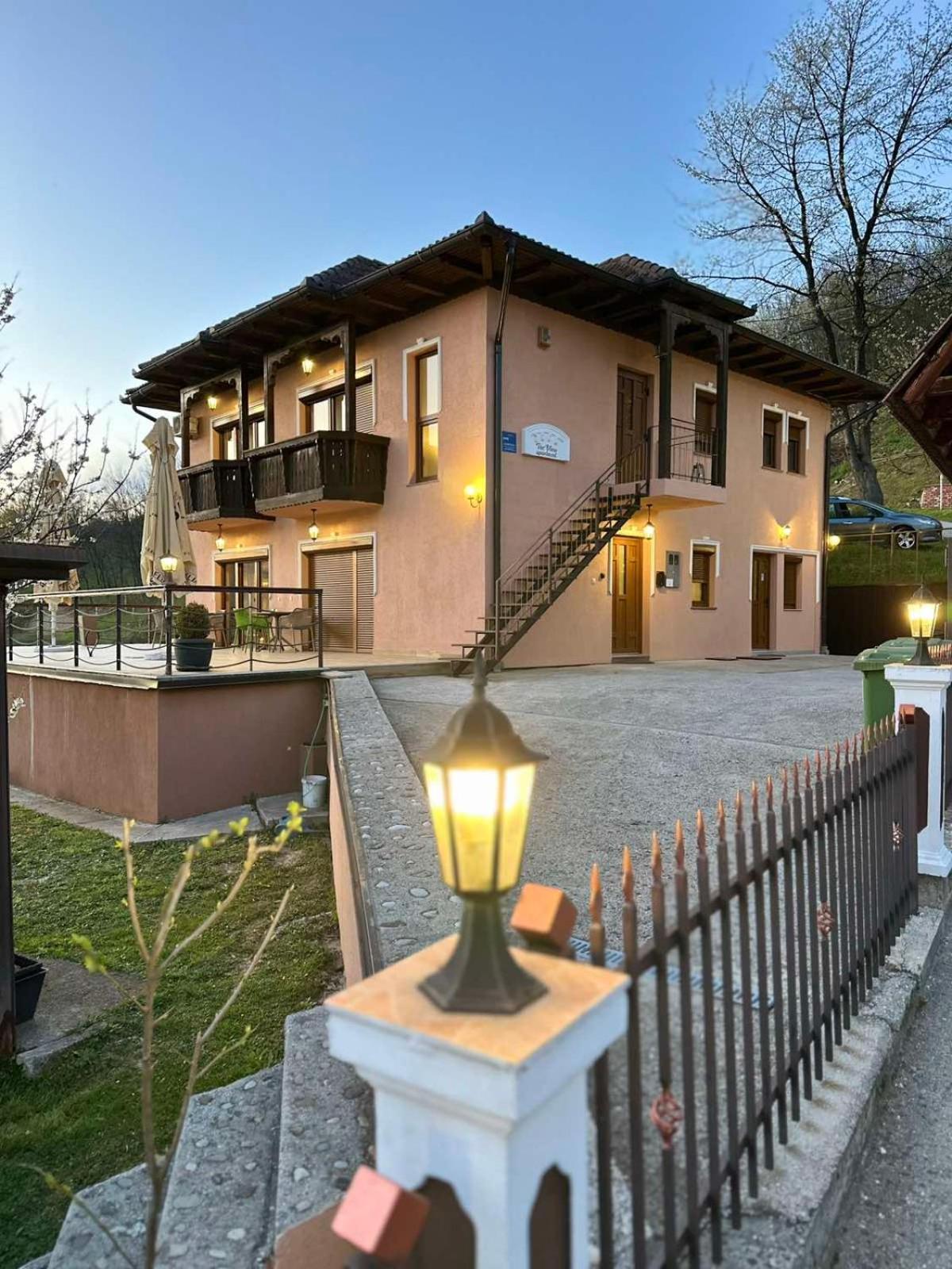 The View Apartment Visoko Luaran gambar