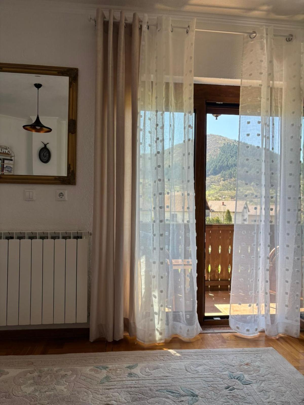 The View Apartment Visoko Luaran gambar